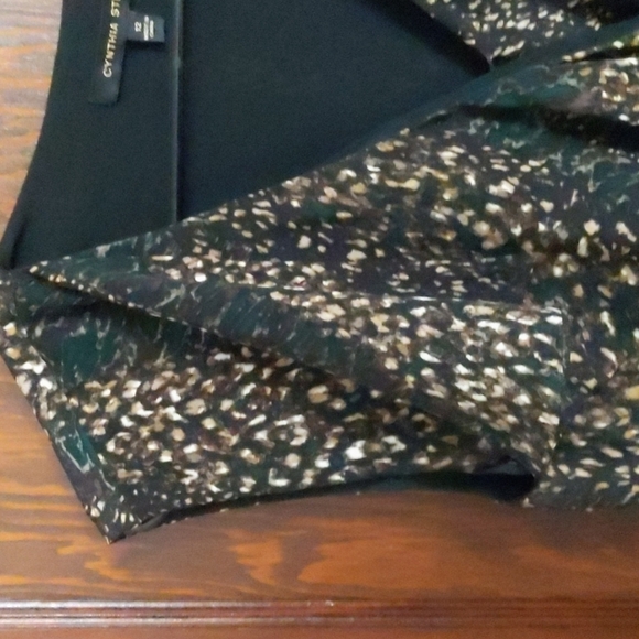 Cynthia Steffe Ruffle V Neck Animal Print Straight Silk Dress Size 12 - Picture 4 of 13